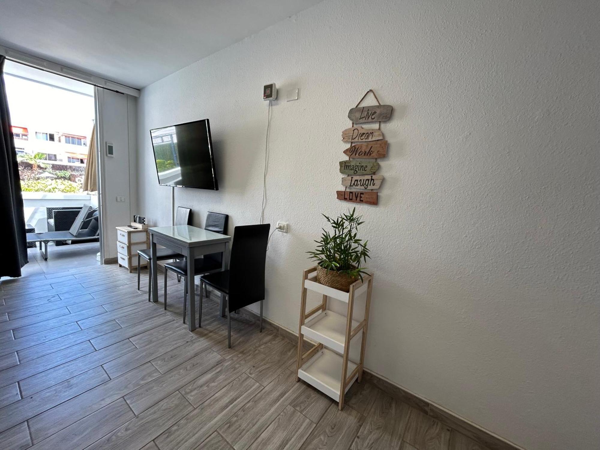 Sunny Apt With Terrace Coastal Area South Arona Arona  Exteriör bild
